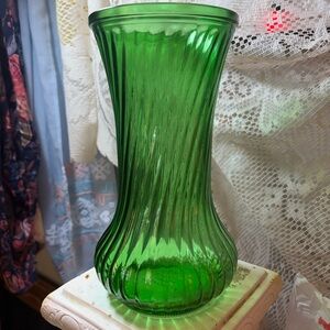 Vintage Emerald Green Hoosier Glass Vase 🌿